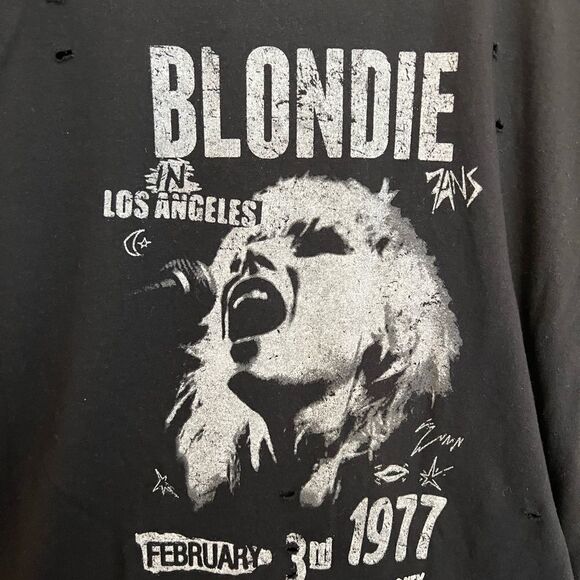 Blonde in Los Angeles Women’s distressed T-shirt. - Picture 2 of 11